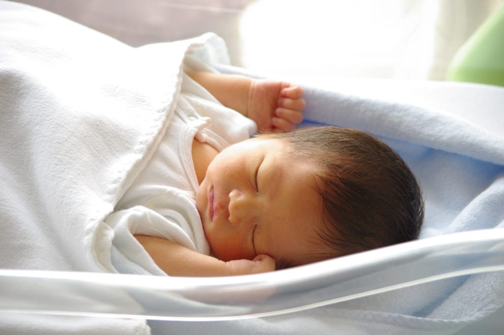 【赤ちゃんの発育】産後0ヶ月の赤ちゃんの発育の状況